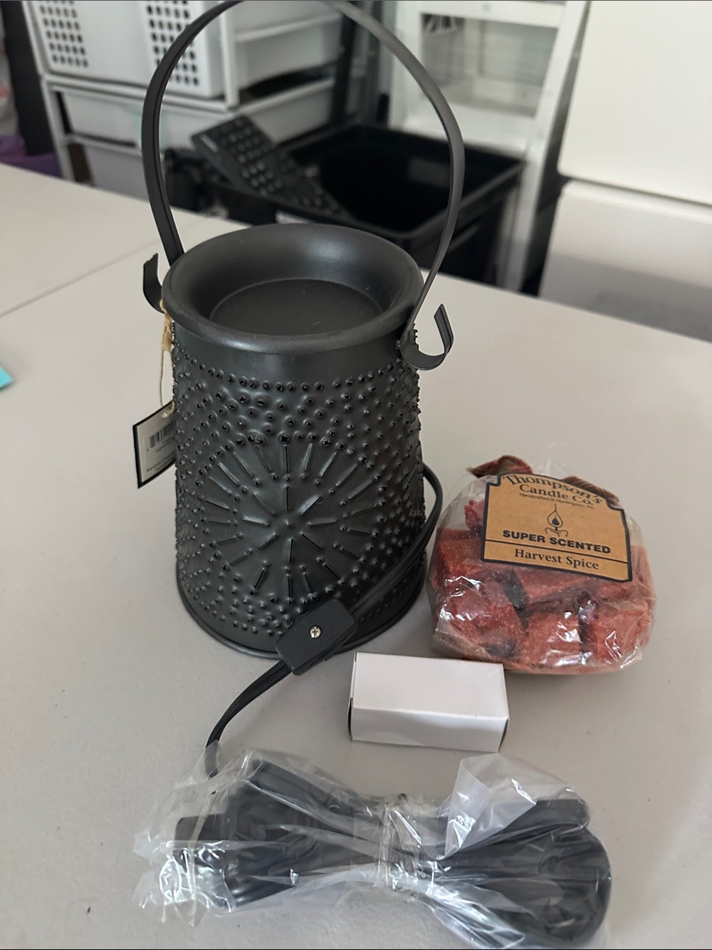 Decorative Black Metal Electric Wax Warmer with Handle